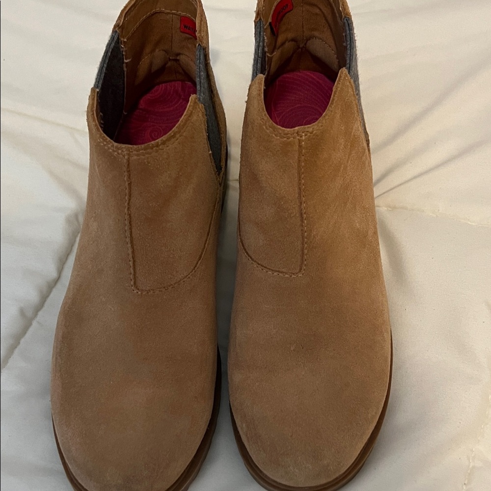 Sorel Camel Suede Chelsea Boots - Picture 7 of 7